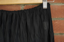 Load image into Gallery viewer, Vintage Pleated Black Maxi Skirt
