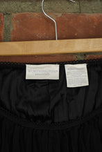 Load image into Gallery viewer, Vintage Pleated Black Maxi Skirt
