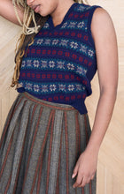 Load image into Gallery viewer, Sweater Vest (Vintage Ann Taylor - Size M)
