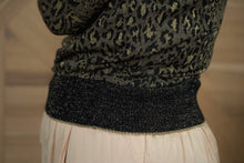 Load image into Gallery viewer, Sweater (SKEA Paris - Size M)
