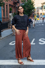 Load image into Gallery viewer, Shirt (A Piece Apart - Size 8)
